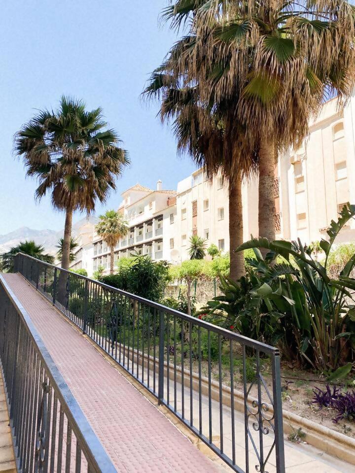 Vistas Al Mar A 1 Min De Playa Con Parkig Gratis Lägenhet Benalmádena Exteriör bild