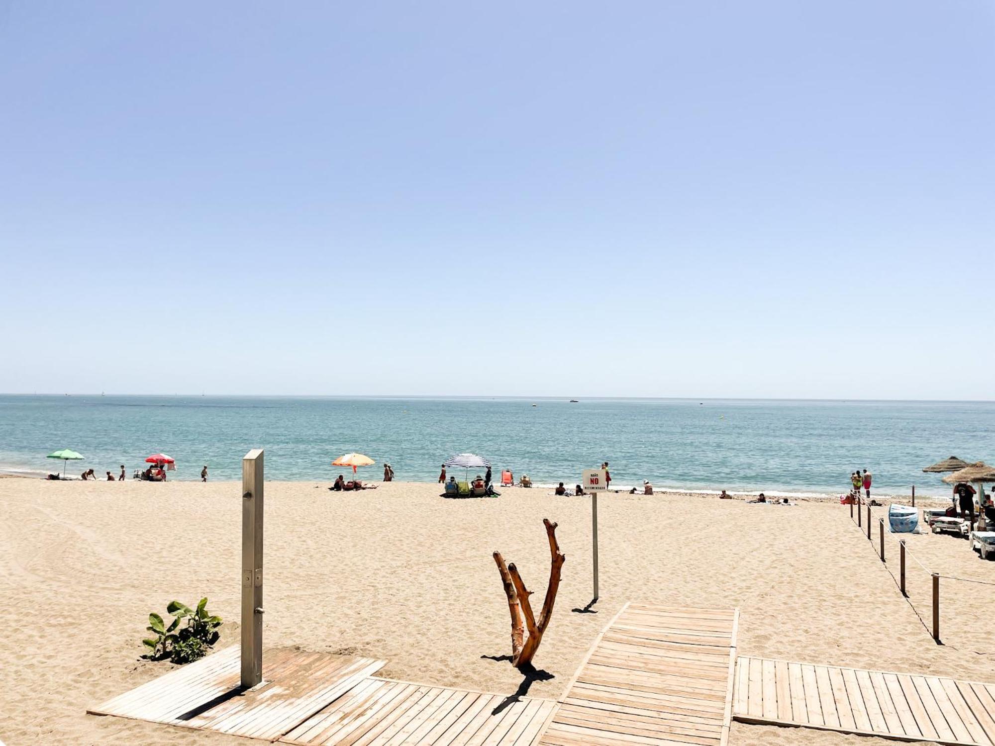Vistas Al Mar A 1 Min De Playa Con Parkig Gratis Lägenhet Benalmádena Exteriör bild